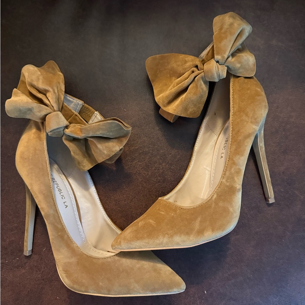 Shoe Republic LA Tan Heels with Bow Accent